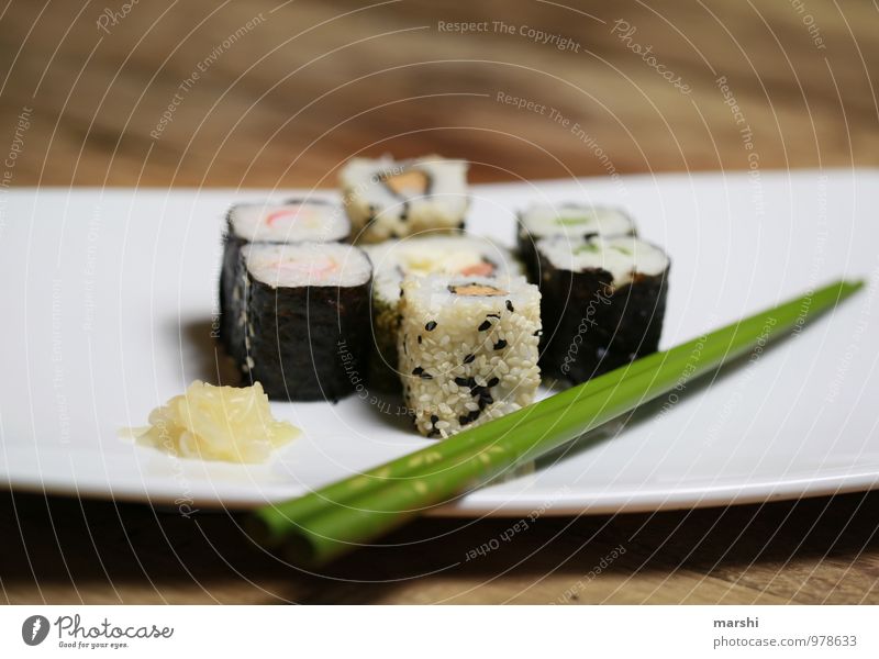 SUSHI Lebensmittel Ernährung Essen Mittagessen Abendessen Fingerfood Sushi Asiatische Küche Gefühle Stimmung Appetit & Hunger Snack stäbchen Teller Ingwer