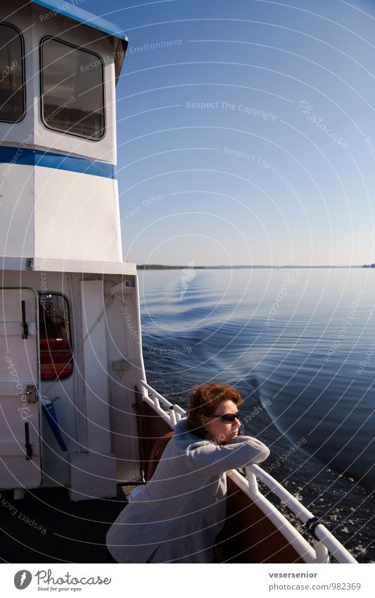 rita geniesst den vänern Ausflug Sommer Mensch feminin Frau Erwachsene 30-45 Jahre See Binnenschifffahrt Bootsfahrt Erholung genießen Zufriedenheit Lebensfreude