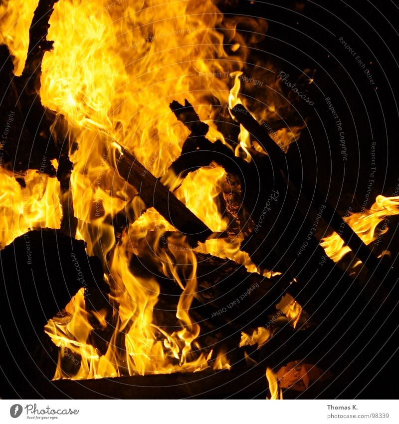 Super Feuer / oder : Die Probe aufs Exempel nichtssagend Müll leer Gastronomie Brand mir wird Flamme