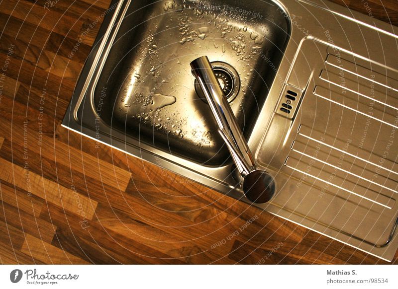 Lavabo II Waschbecken Sauberkeit nass Parkett Holz Blech Wasserhahn Abfluss fließen Aluminium Waschtisch rein Physik Erfrischung Tick Holzmehl Küche Becken