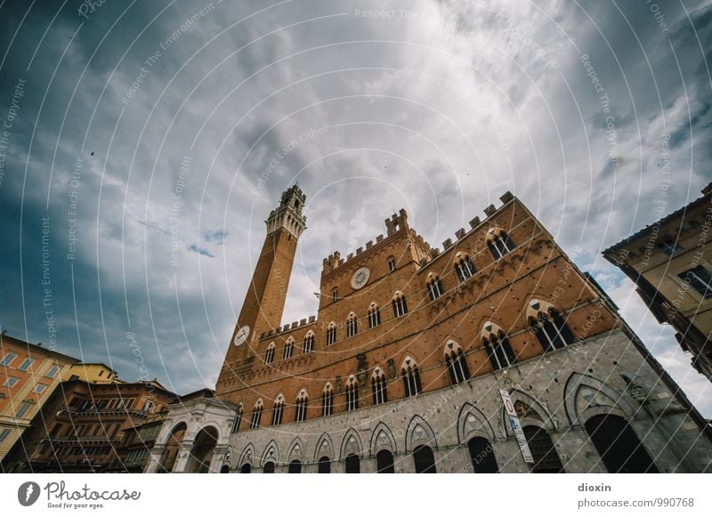Palazzo Pubblico Ferien & Urlaub & Reisen Tourismus Ausflug Sightseeing Städtereise Sommer Sommerurlaub Himmel Wolken Toskana Siena Italien Stadt Stadtzentrum