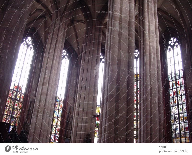 kirchenfenster Fenster Licht heilig Kirchenfenster Raum Gotteshäuser Religion & Glaube Säule Architektur