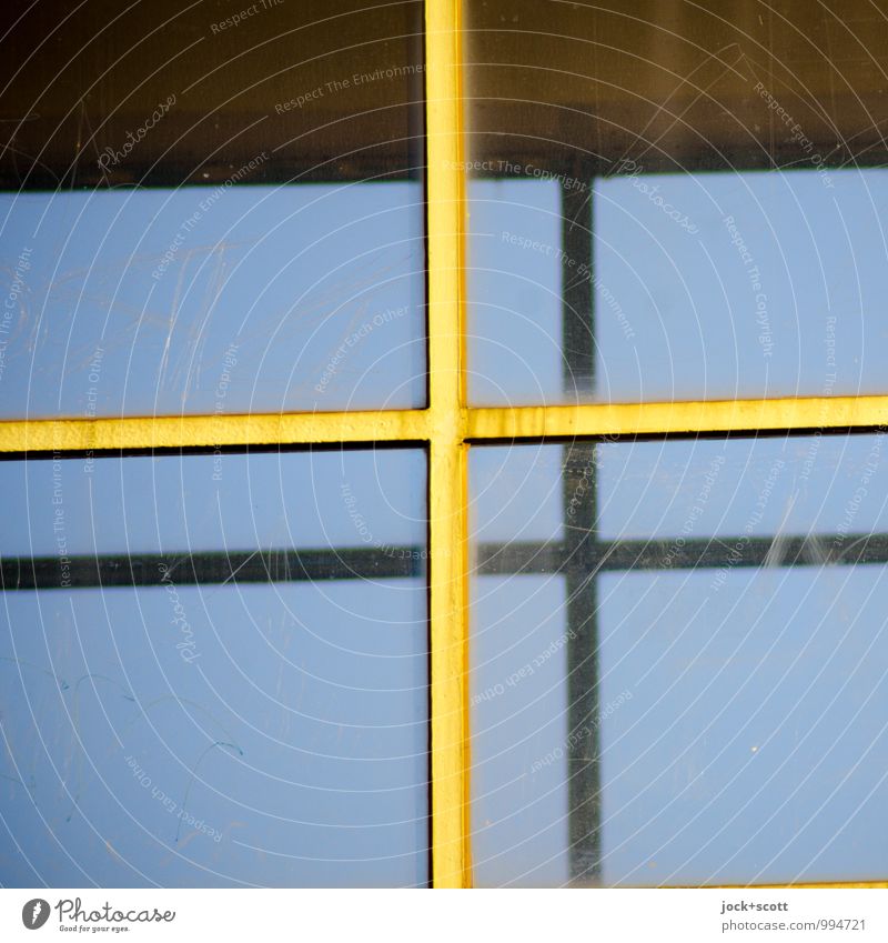 doppel plus Wolkenloser Himmel Fenster Glas Linie dreidimensional dünn retro gelb Schutz Mittelpunkt Symmetrie Kreuz parallel versetzt Strebe minimalistisch