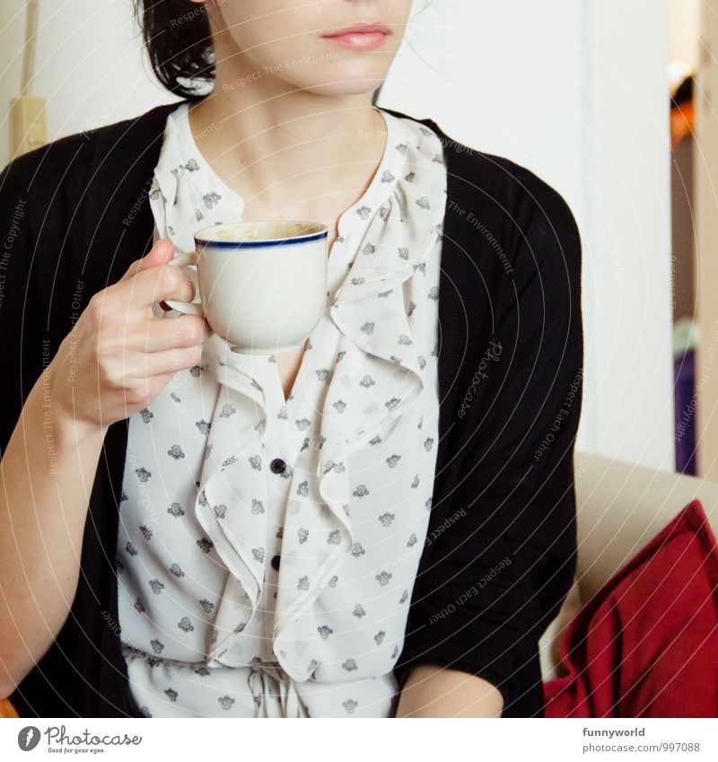 Käffchen Wohnung Mensch feminin Junge Frau Jugendliche Erwachsene Mund 1 18-30 Jahre trinken Kaffee Tasse Brunch Tee Englisch elegant Farbfoto Nahaufnahme Tag