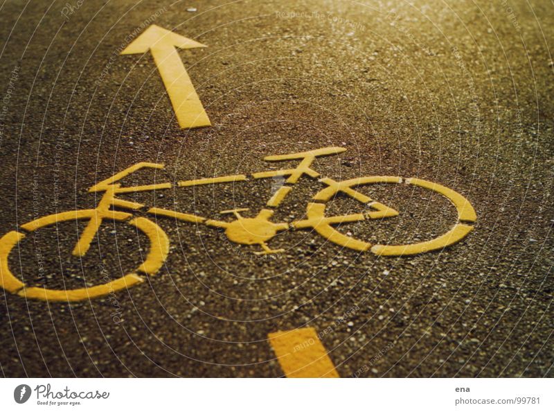 stückel das bike Asphalt Fahrradweg Symbole & Metaphern Piktogramm gelb körnig Straßennamenschild Landkreis Konstanz Bodenbelag Fahrbahnmarkierung