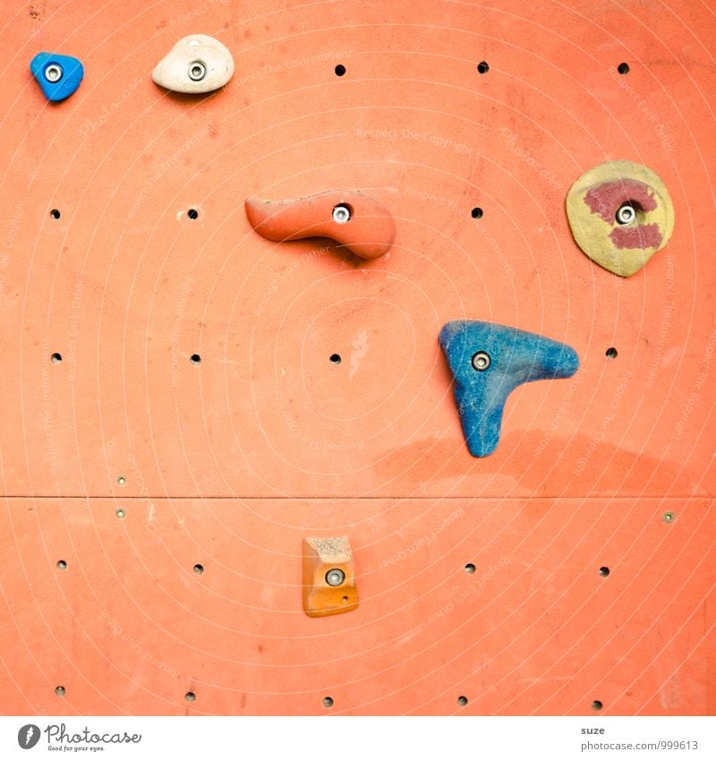 Handlungsbedarf Lifestyle Freude Freizeit & Hobby Sport Klettern Bergsteigen Kunststoff Fitness authentisch einfach einzigartig orange anstrengen Wand